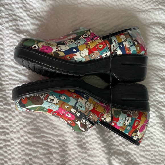 EASY STREETslip resistant/non marking sole!CUTE4 all,helpful when on ur ft a lot - Picture 2 of 10